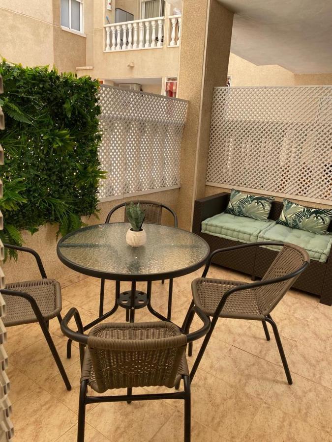 Комфортабельные Апартаменты С Большой Террасой Torrevieja Ngoại thất bức ảnh